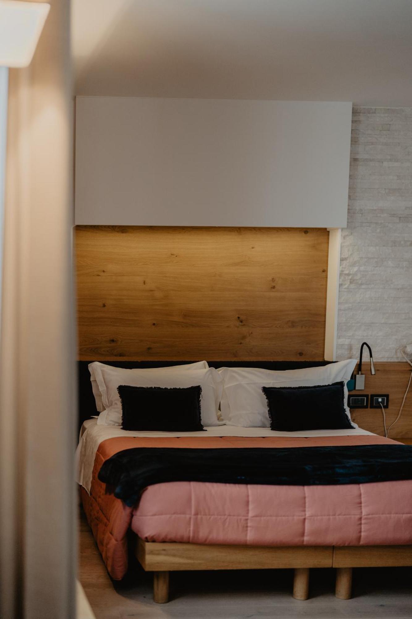 Albergo Caffe Centrale Mezzocorona Eksteriør billede